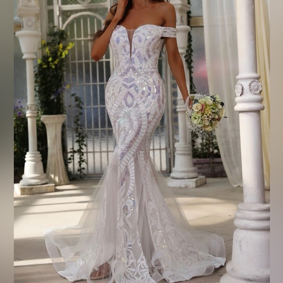 Aesthetic Sheath Off The Shoulder White Sequin Short Wedding Dresses Brides Dresses main image 1